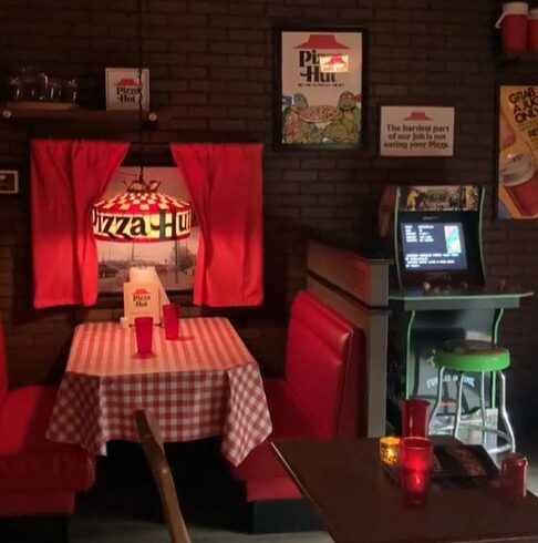 Woman Goes Viral After Transforming Her Garage into a Retro Pizza Hut